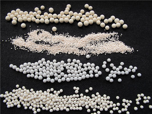 Hoge Zuiverheids99% 3mm Geactiveerd Alumina Adsorbens